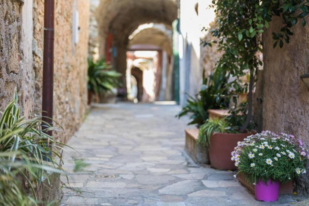 La Casa Di Sandra A Noli Exterior foto